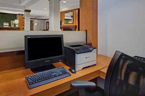 Fairfield by Marriott Inn & Suites Carlsbad photo 2