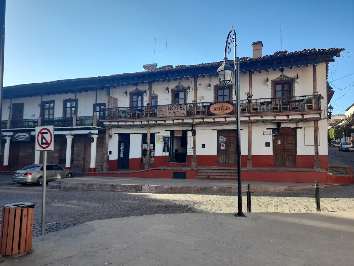 La Cueva del León