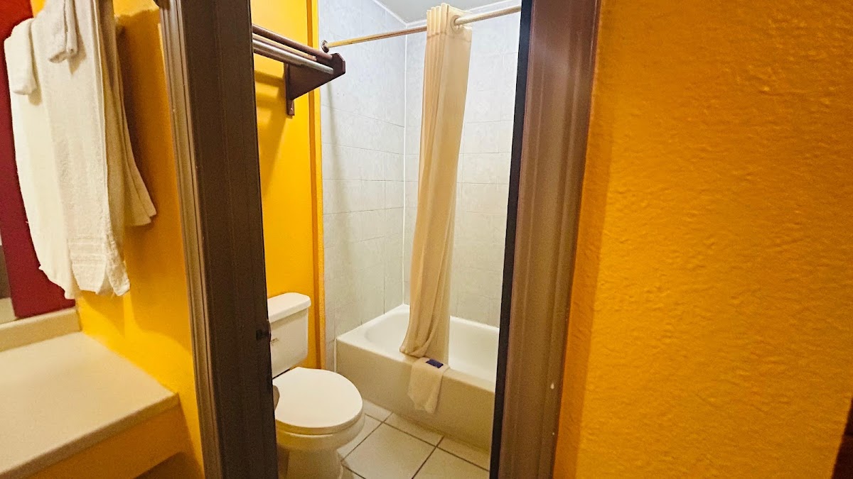 Relax Inn by OYO Sulphur Hwy 90 photo 3