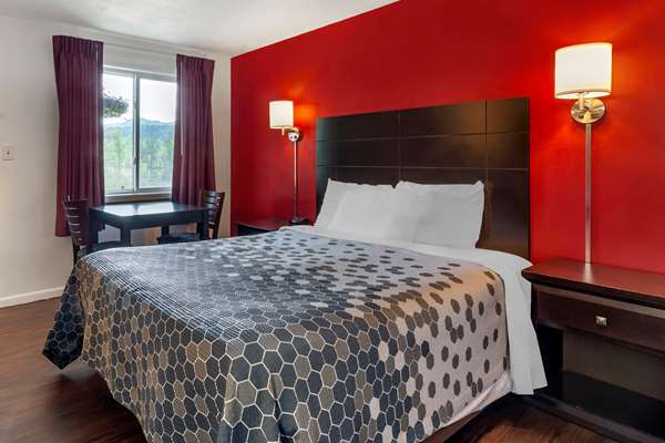 Econo Lodge Lee - Great Barrington photo 2