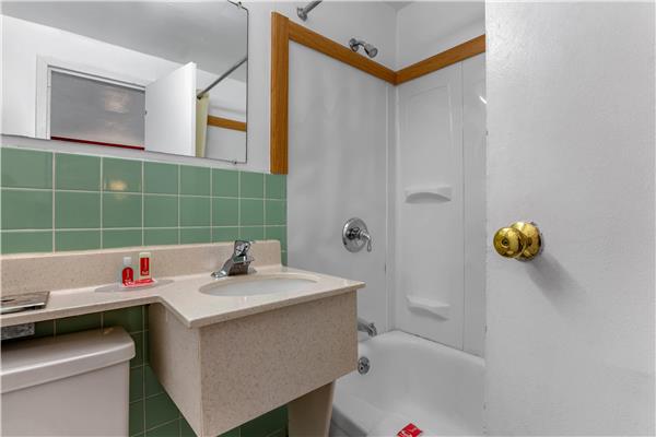 Econo Lodge Lee - Great Barrington photo 3