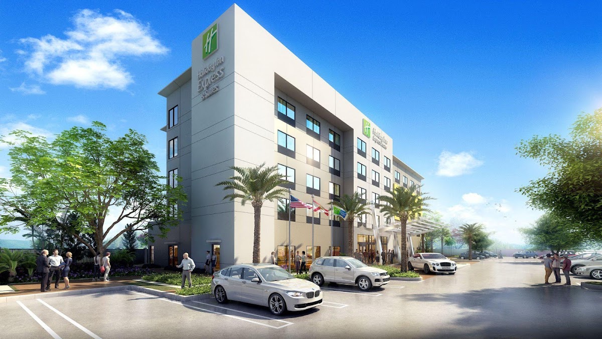 Holiday Inn Express & Suites Doral - Miami by IHG
