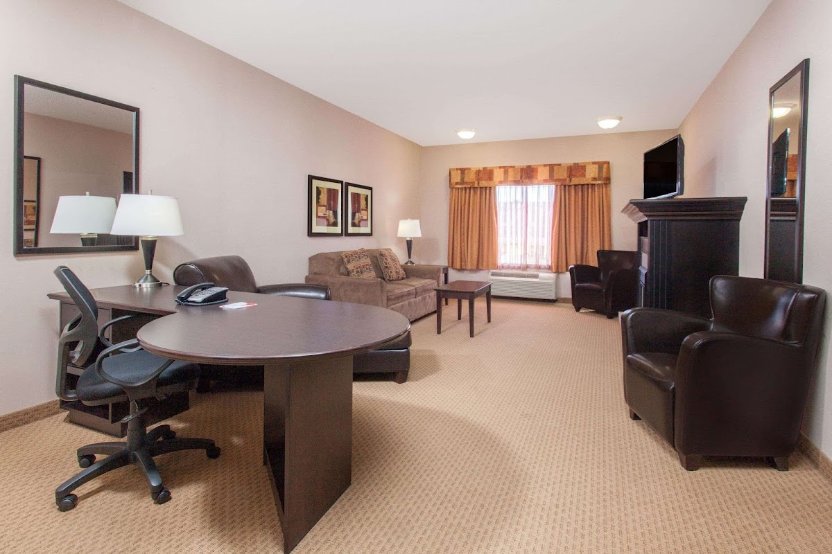 Ramada by Wyndham Brooks photo 2