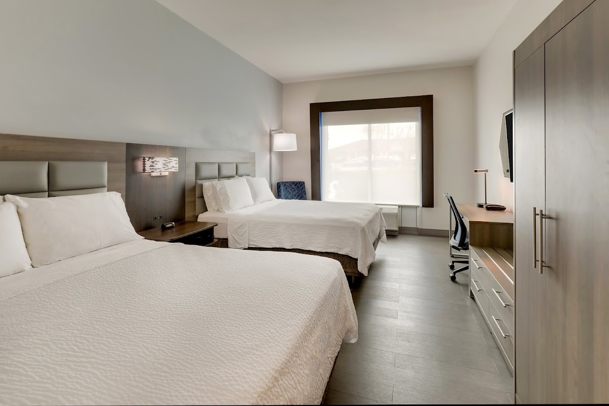 Holiday Inn Express & Suites Richmond by IHG photo 2