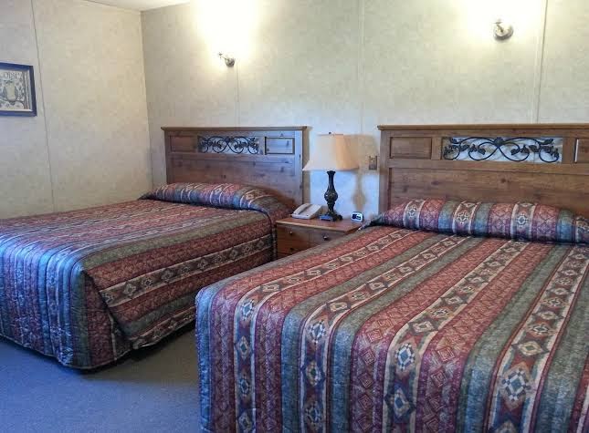 Killarney Wilderness Inn photo 2