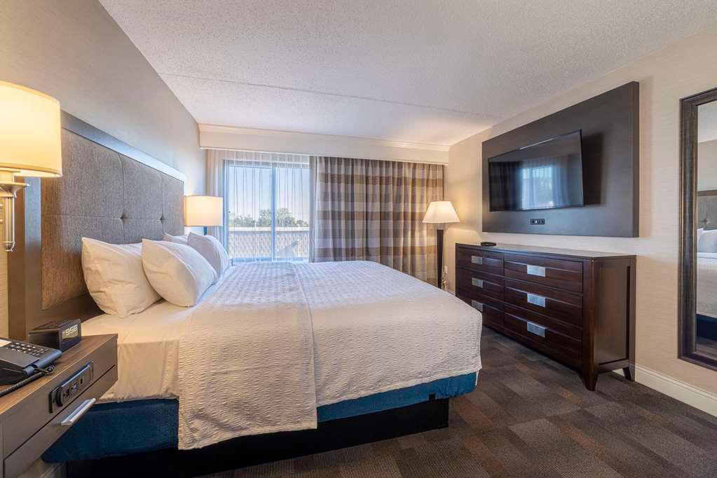 Hampton Inn Carlstadt-At The Meadowlands photo 2