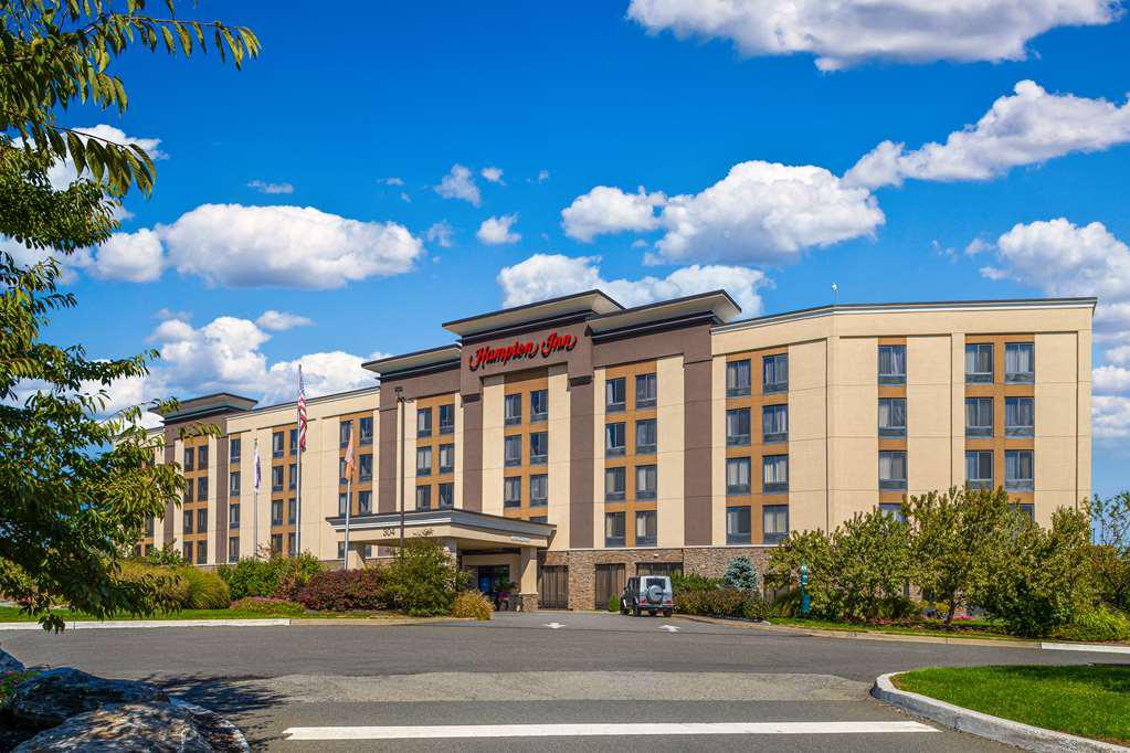 Hampton Inn Carlstadt-At The Meadowlands photo 3