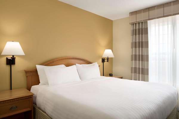 Country Inn & Suites by Radisson, Grinnell, IA photo 3