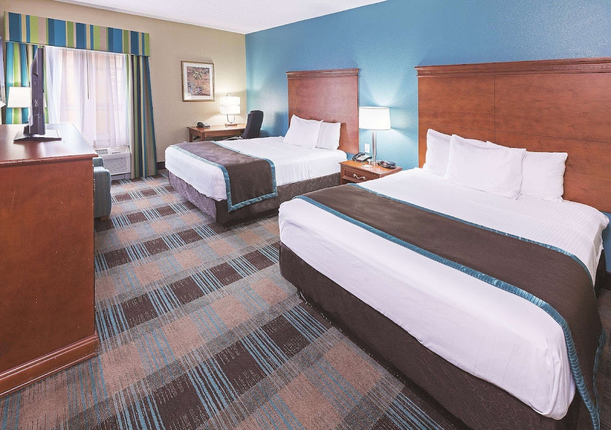 La Quinta Inn & Suites by Wyndham Houston Hobby Airport photo 2