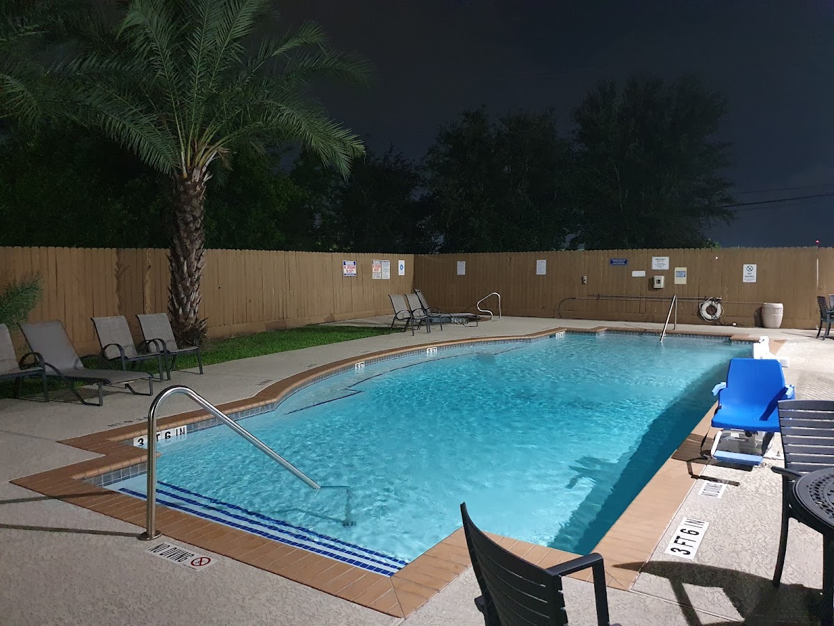 La Quinta Inn & Suites by Wyndham Houston Hobby Airport photo 3