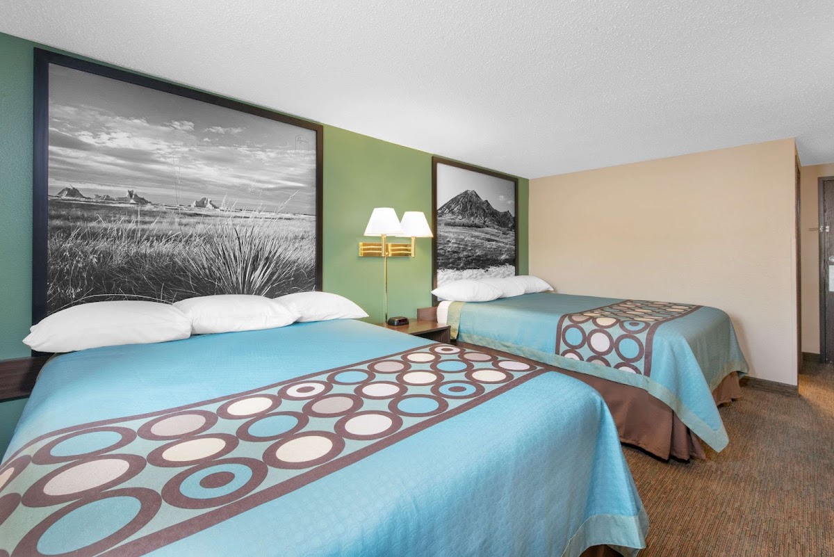 Super 8 by Wyndham Pierre SD photo 2