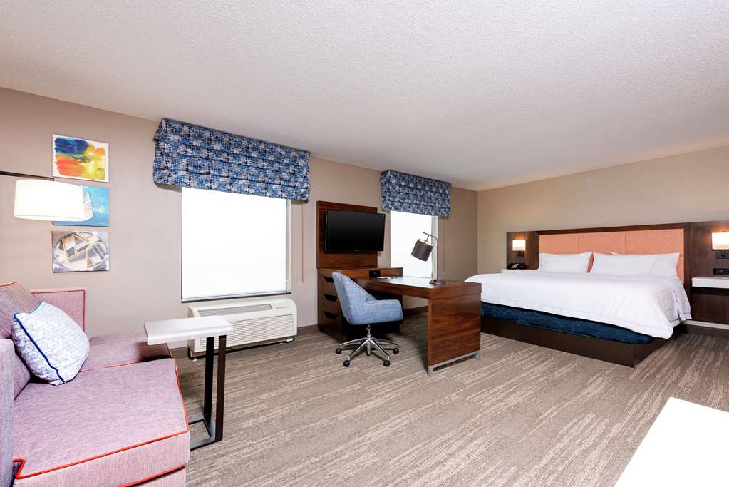 Hampton Inn & Suites by Hilton Marshalltown photo 2