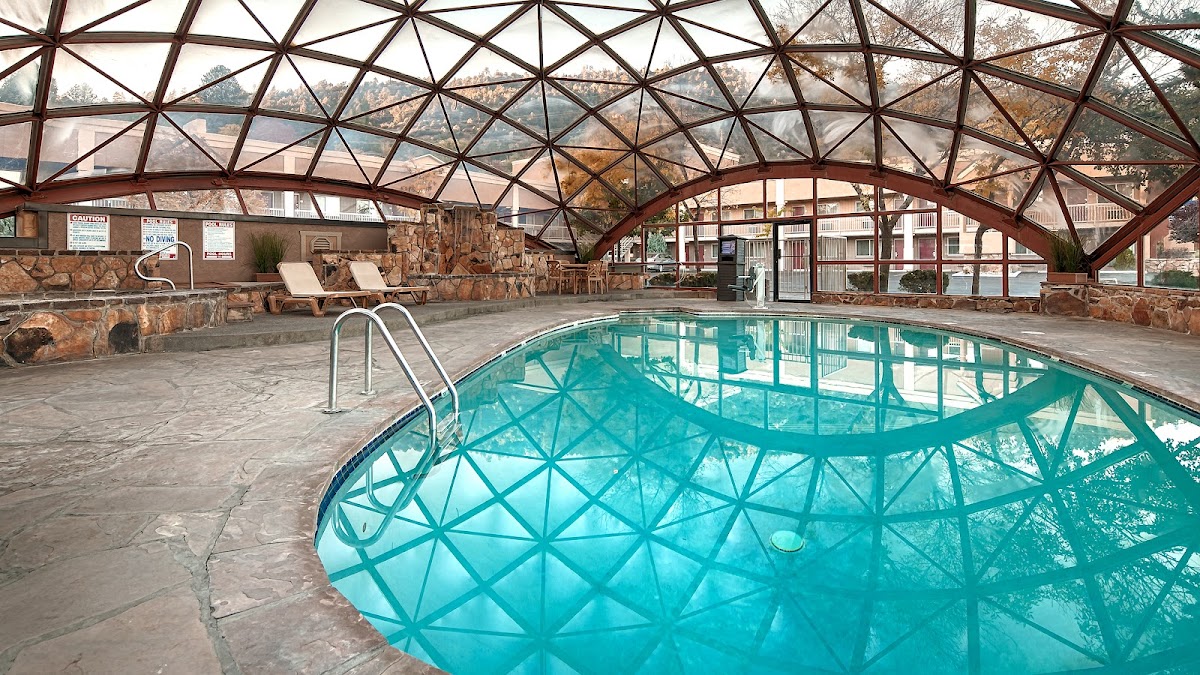 Mountain Shadows Inn & Suites photo 3