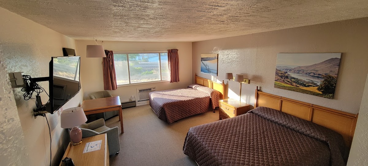 Dinty's Motor Inn photo 2