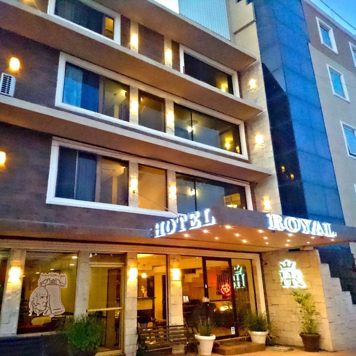 Hotel Royal Inn