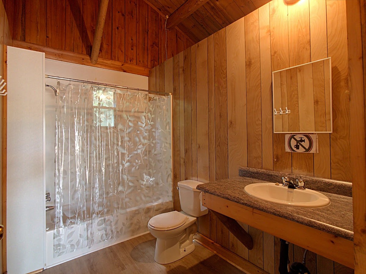 Taggart Bay Lodge photo 2