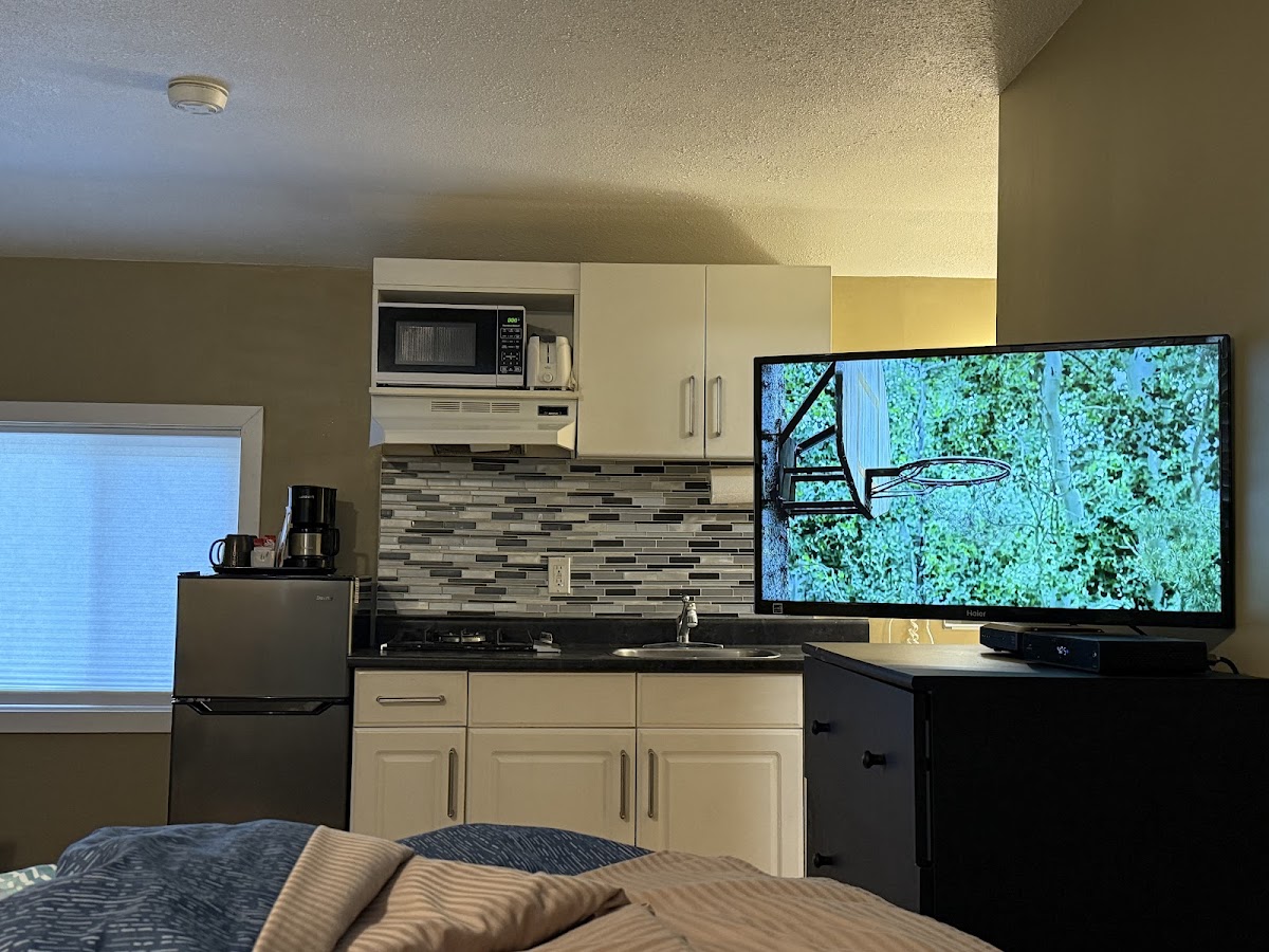 Malahat Bungalows Motel photo 3