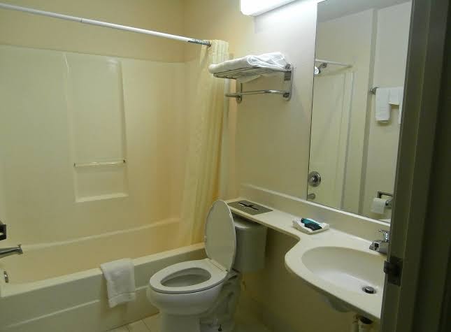Americas Best Value Inn & Suites McDonough photo 3
