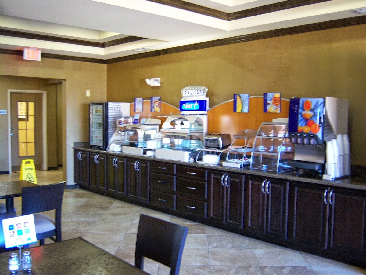 Holiday Inn Express Hotel & Suites Clovis photo 3