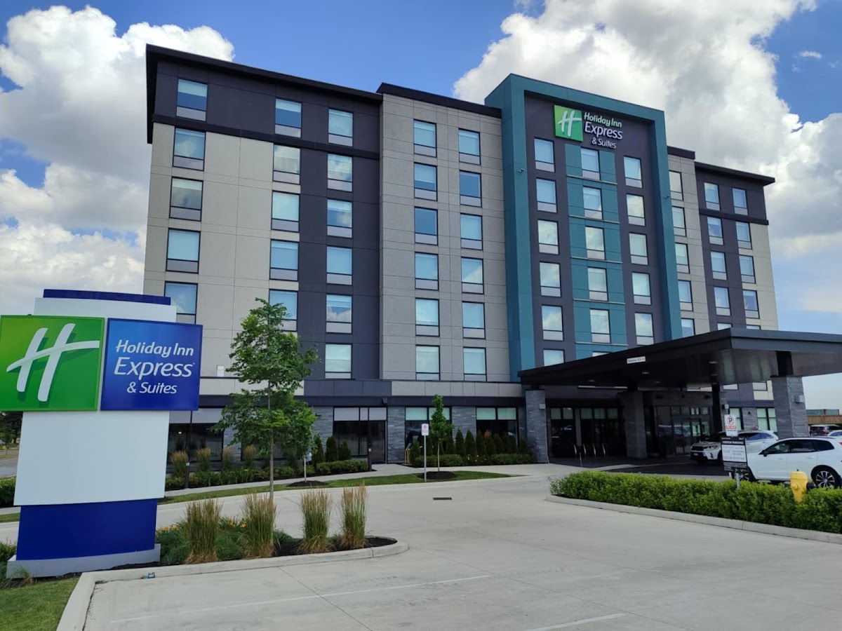 Holiday Inn Express & Suites Toronto Airport South by IHG