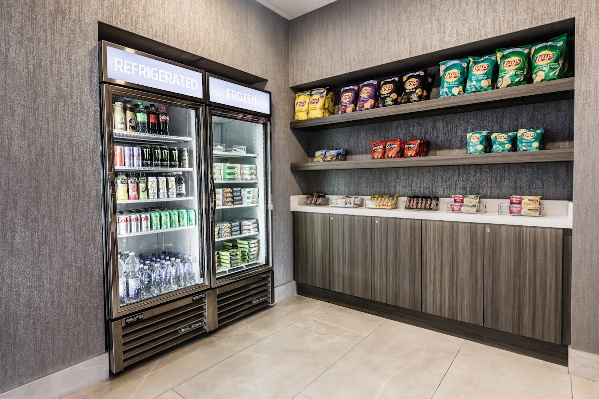 Holiday Inn Express & Suites Toronto Airport South by IHG photo 3