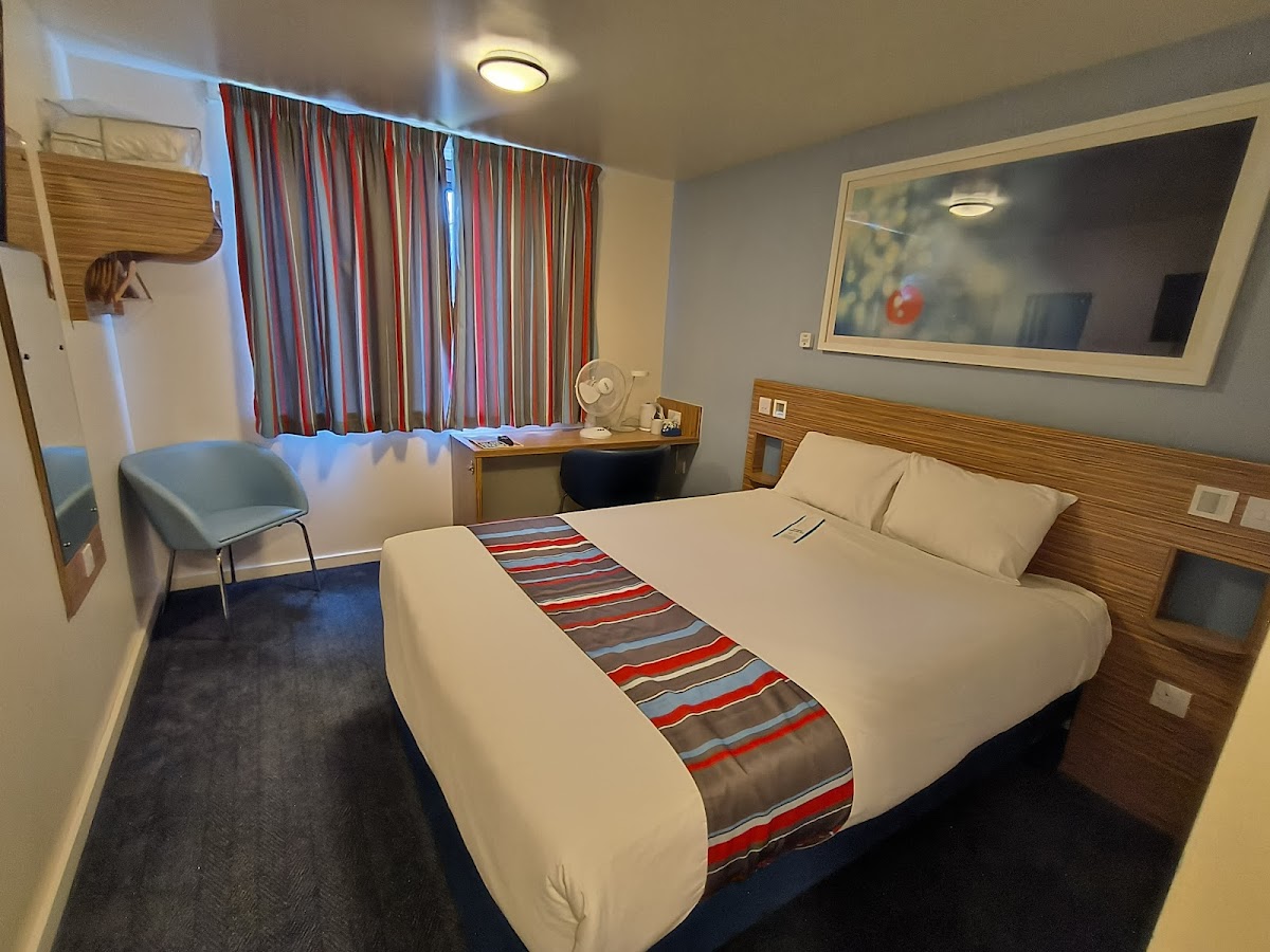 Travelodge Harrogate West Park photo 2