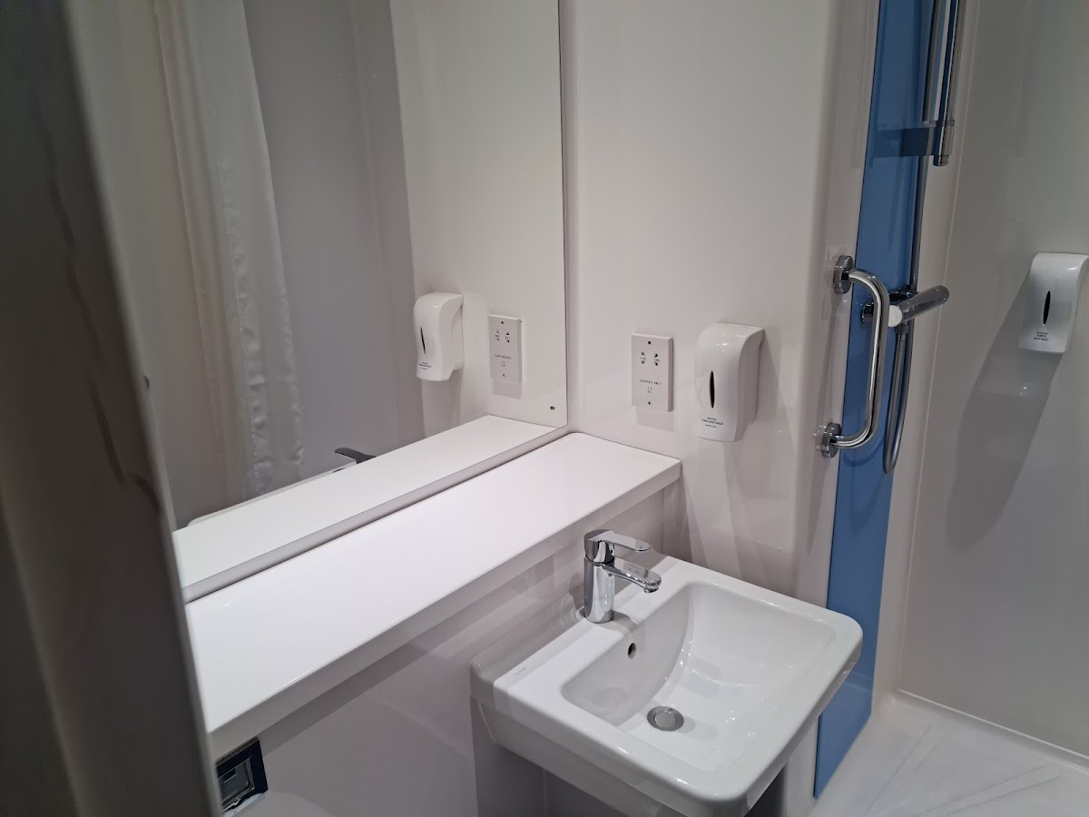 Travelodge Harrogate West Park photo 3