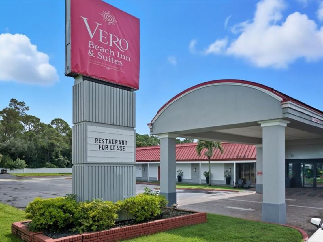 Vero Beach Inn & Suites Vero Beach I-95 photo 2
