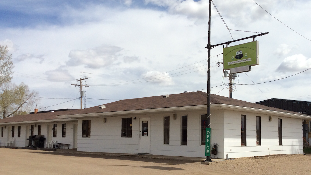 Kelly Ann's Hidden Hilten Motel