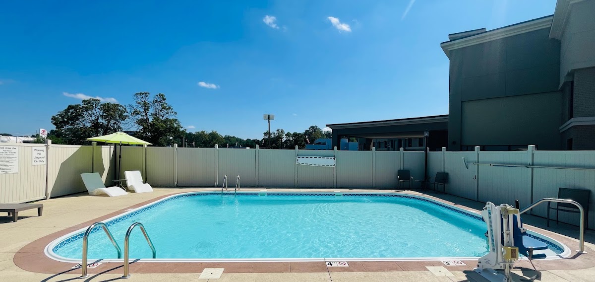 Clarion Inn & Suites Evansville Eastland Area photo 3