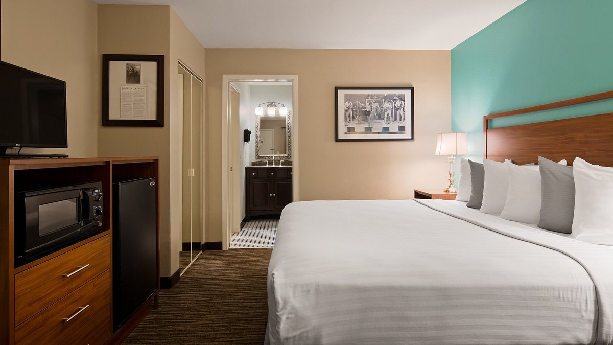 Comfort Suites at Woodbridge photo 2