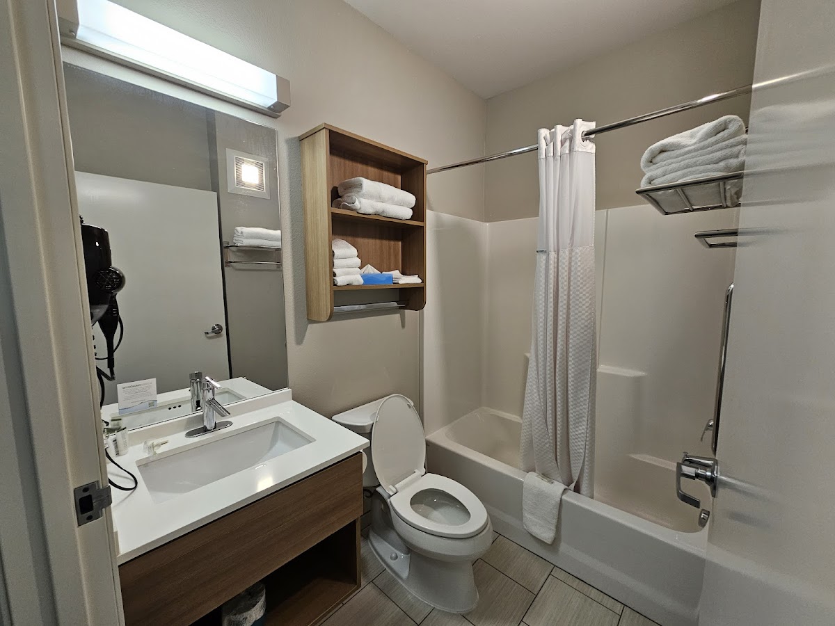 Microtel Inn & Suites by Wyndham Fountain/Fort Carson photo 3