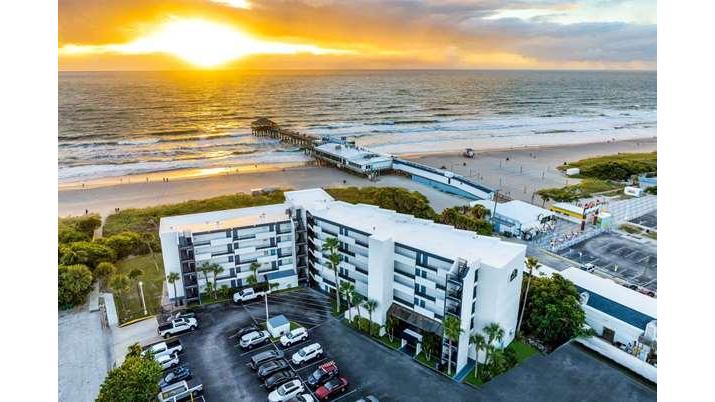 La Quinta Inn & Suites by Wyndham Cocoa Beach Oceanfront