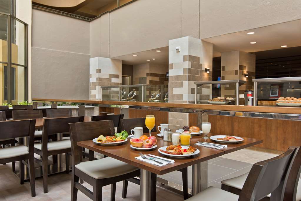 Embassy Suites by Hilton Los Angeles Downey photo 3