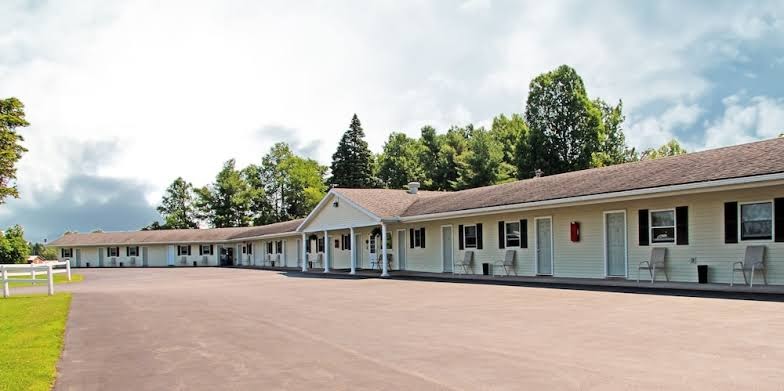 Potsdam Inn