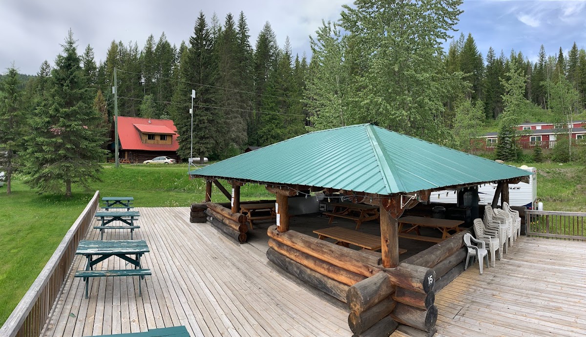 Helmcken Falls Lodge and RV Park