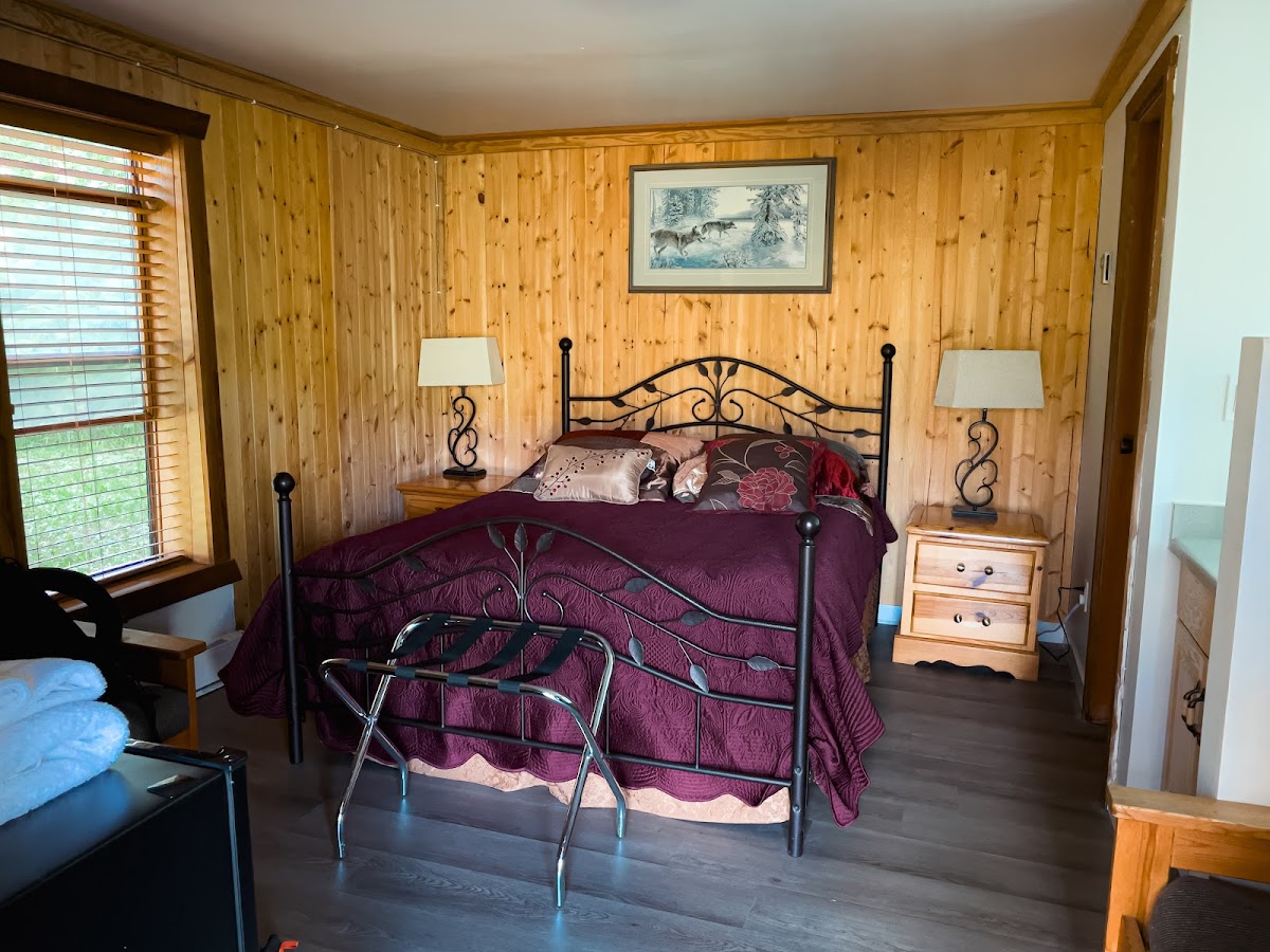 Helmcken Falls Lodge and RV Park photo 2
