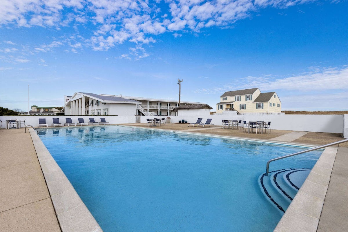 Days Inn by Wyndham Kill Devil Hills Oceanfront - Wilbur photo 3