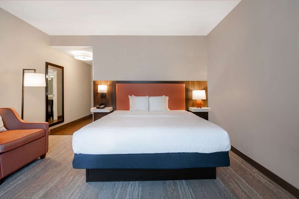 Hampton Inn & Suites Harvey/New Orleans West Bank photo 2