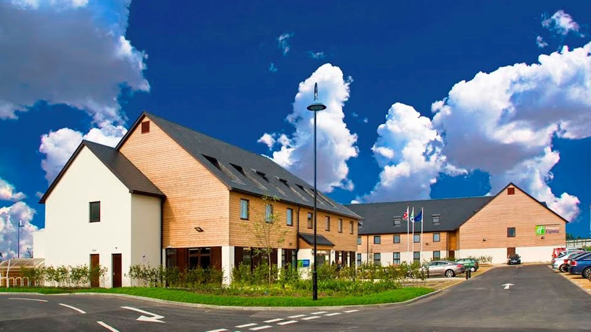 Holiday Inn Express London - Epsom Downs by IHG