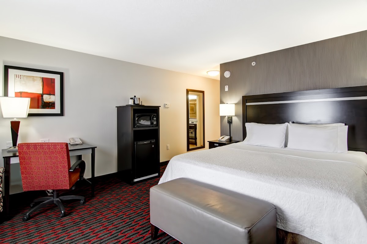 Hampton Inn & Suites by Hilton Red Deer photo 2