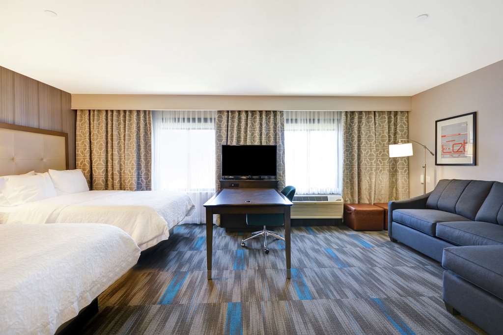 Hampton Inn and Suites Los Angeles Burbank Airport photo 2