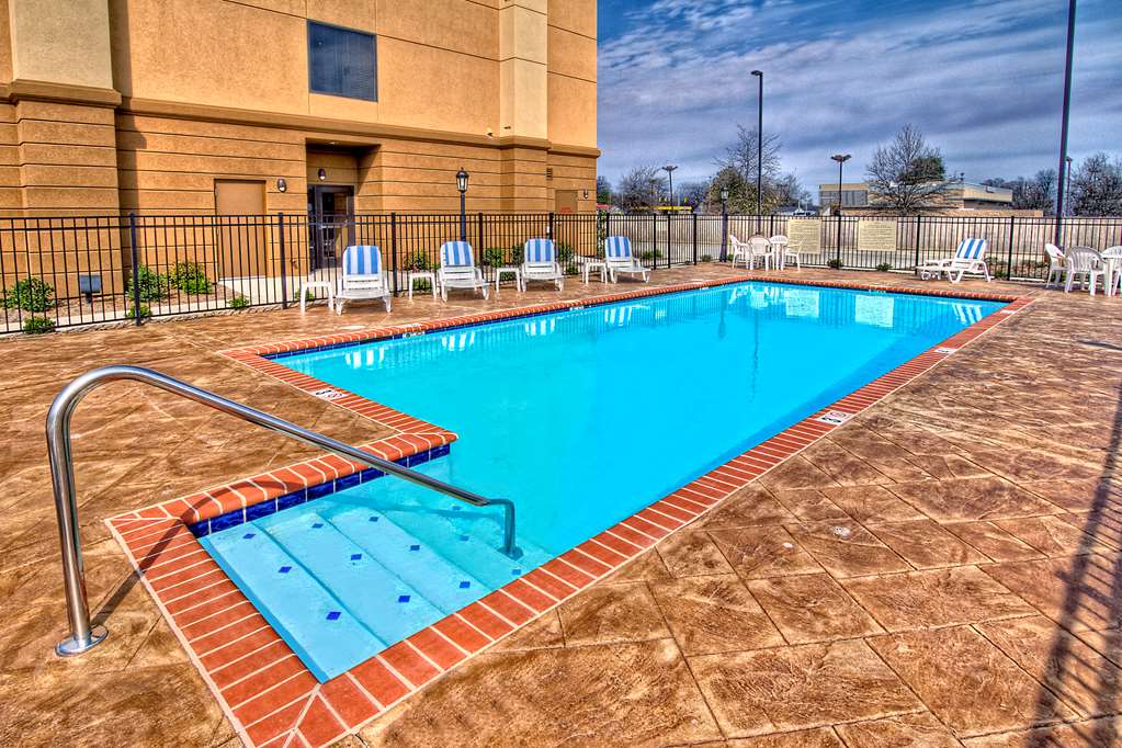 Hampton Inn Clarksdale photo 3
