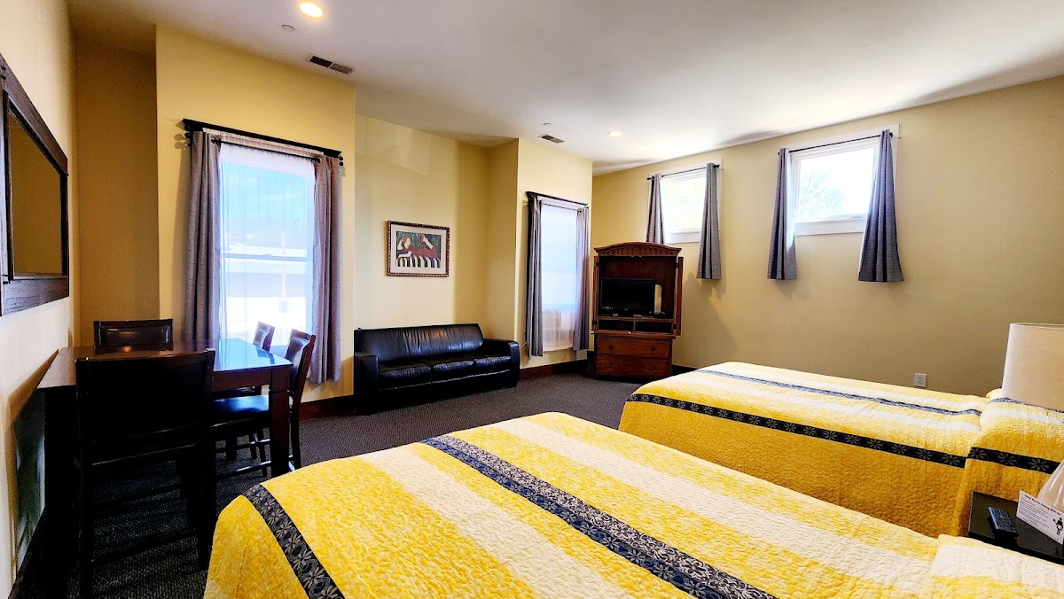Santa Paula Inn photo 2