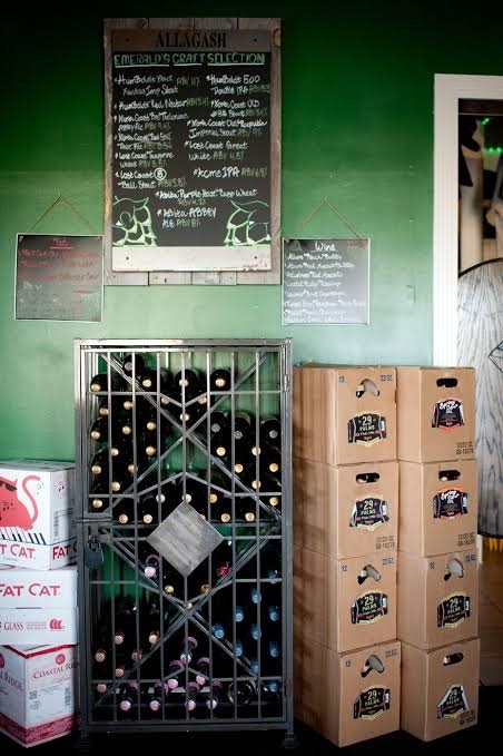Emerald Inn and Lounge photo 3