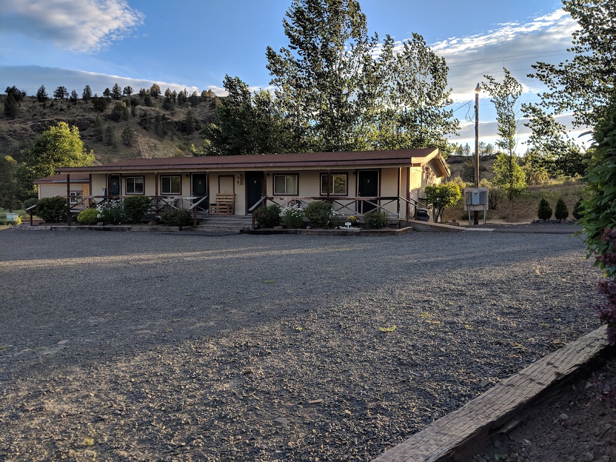 Monument Motel & RV Park