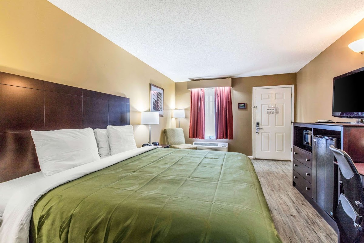 Quality Inn Bessemer I-20 exit 108 photo 2