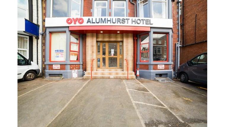 OYO Alumhurst Hotel