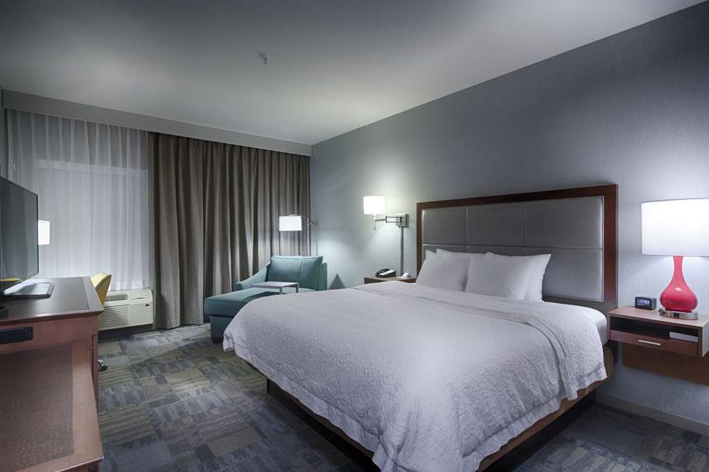 Hampton Inn Salina photo 2
