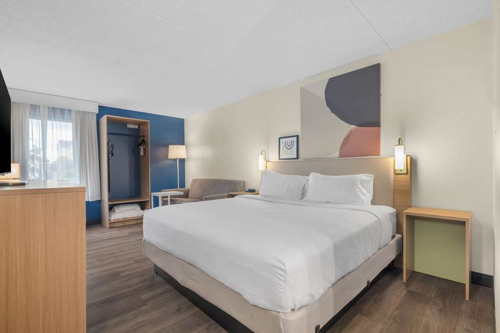 Spark by Hilton Colorado Springs I 25 Central photo 2